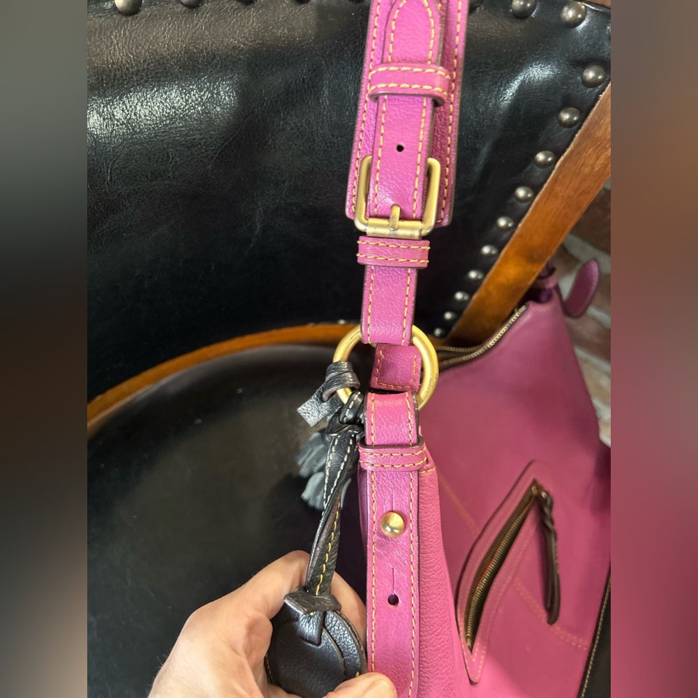 Orchid Dooney & Bourke “Sophie” hobo bag in pebble leather. - Picture 8 of 13